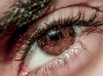 عکس چشم قهوه ای روشن برای پروفایل