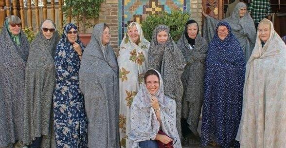 عکس با حجاب گوگوش