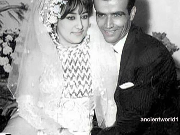 عکس با حجاب گوگوش