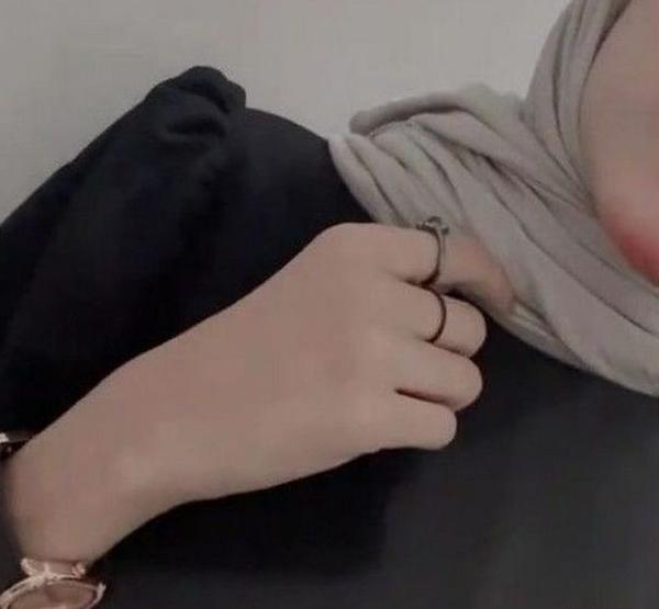 عکس فیک دختر نیم رخ