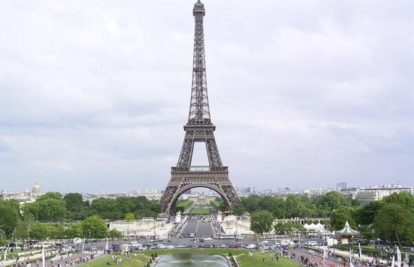 عکس نزدیک پاریس