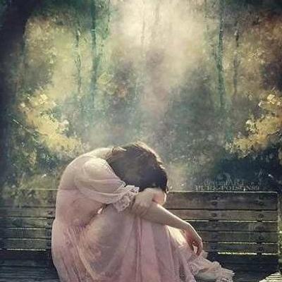عکس دختر بچه غمگین زیبا