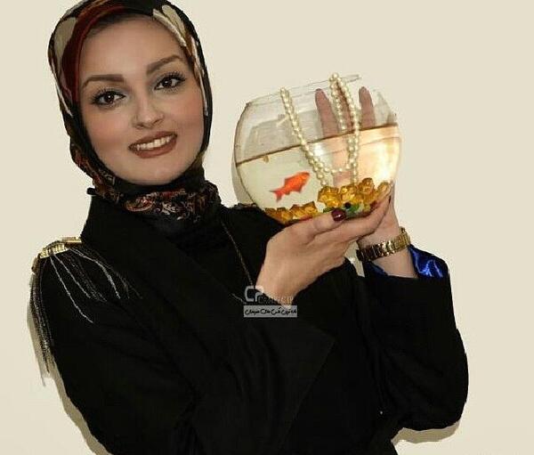 عکس نیلوفر پارسا و خواهرش