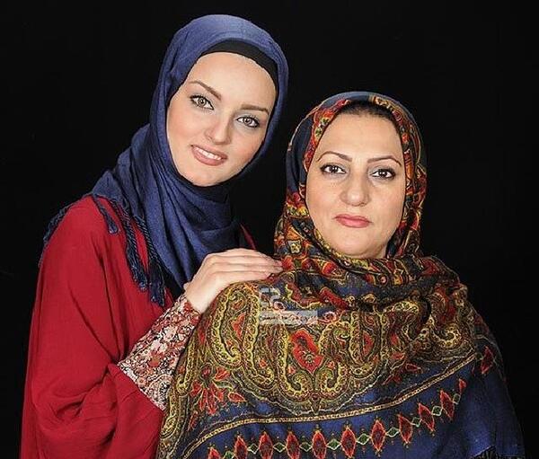 عکس نیلوفر پارسا و خواهرش