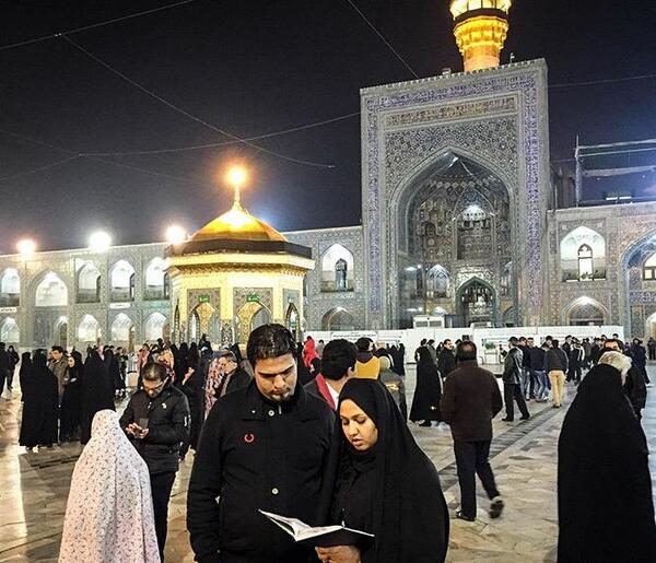 عکس گوشی در حرم امام رضا
