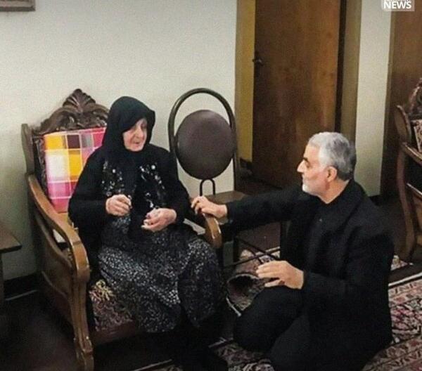 عکس مادر قاسم سلیمانی
