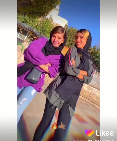 عکس نیکا فلاحی با لباس بنفش