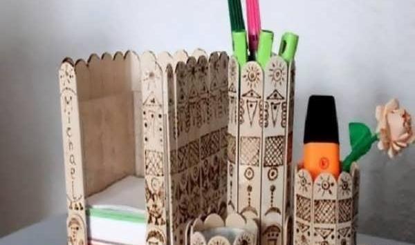 عکس خانه چوبی با چوب بستنی