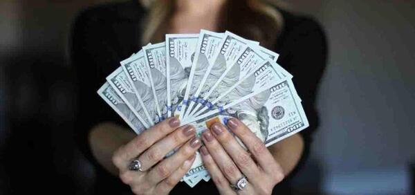 عکس روی دلار متعلق به کیست