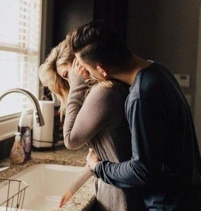 عکس کبود شدن گردن عاشقانه