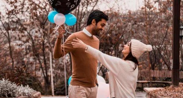 عکس ایده عکاسی تولد در کافی شاپ