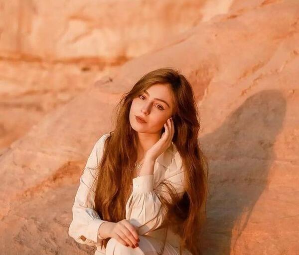 عکس پروفایل دخترونه لبخند