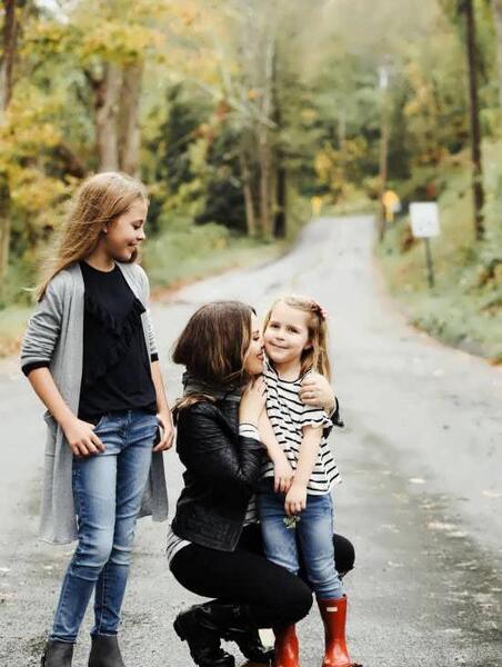 ژست عکس مادر و دختر بزرگ