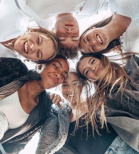 عکس رفیق هفت نفره دخترانه