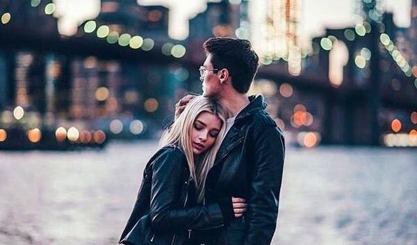 عکس زن عاشق