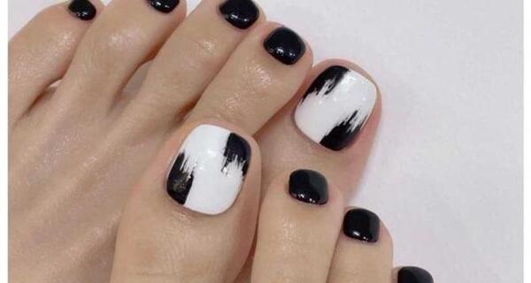 عکس ژلیش ناخن طبیعی پا