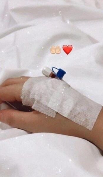 عکس فیک دختر روی تخت