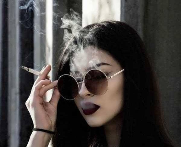 عکس ژست عکاسی مردانه با سیگار