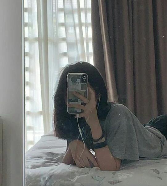 عکس فیک دخترونه جلو اینه