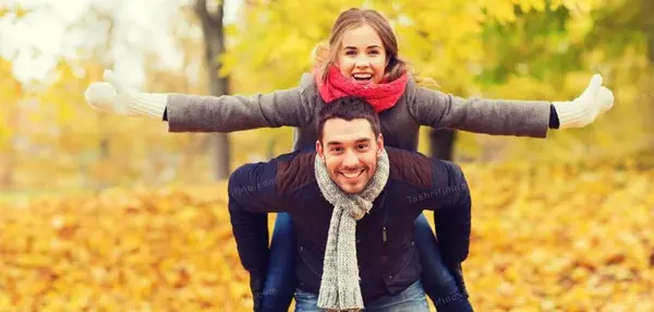 ژست عکس پاییزی عروس و داماد