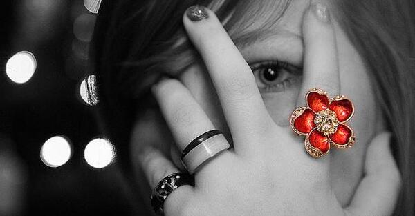 عکس قرمز و سیاه