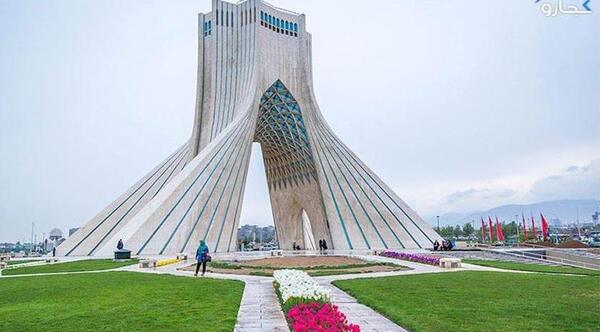 عکس آزادی در شب