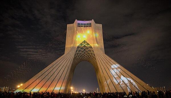 عکس آزادی در شب