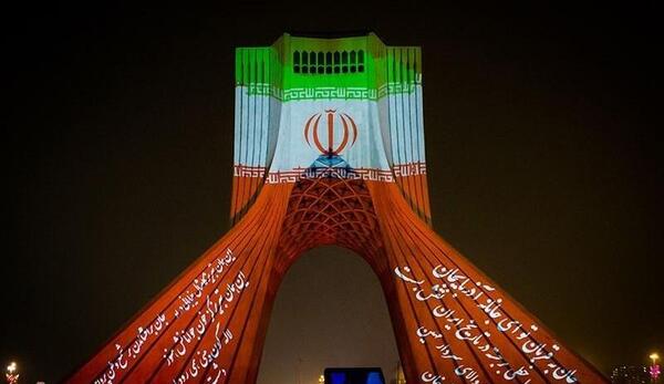 عکس آزادی در شب