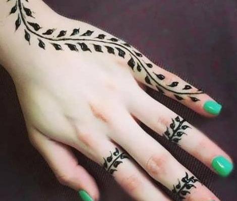 عکس طرح حنا روی دست ساده