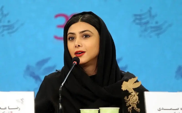 عکس بدون آرایش آزاده صمدی