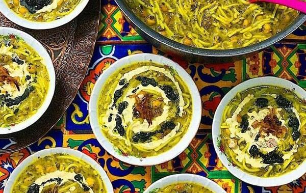 عکس از مراحل پخت آش رشته