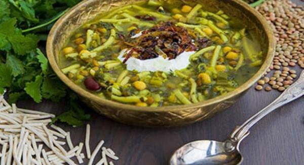 عکس از مراحل پخت آش رشته