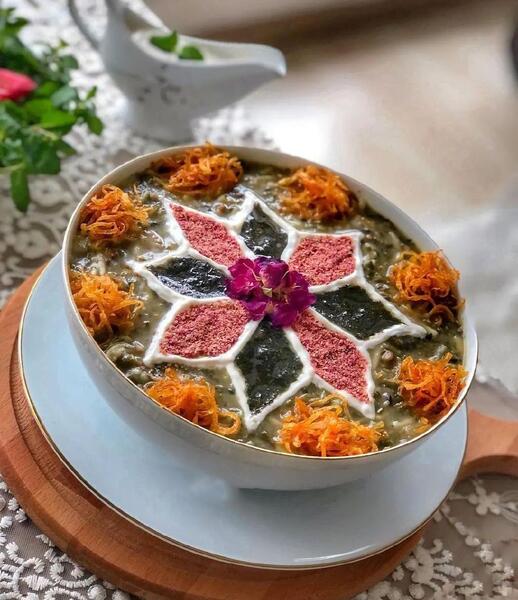 عکس از مراحل پخت آش رشته