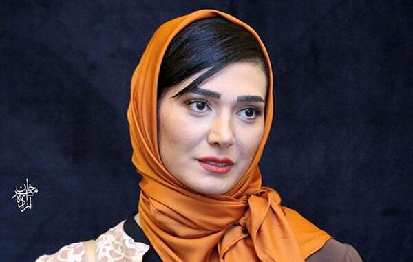 عکس مینا وحید در خارج از کشور