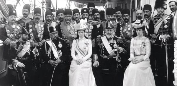عکس محمدرضا شاه و ملکه الیزابت