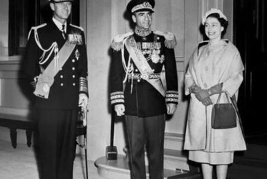 عکس محمدرضا شاه و ملکه الیزابت