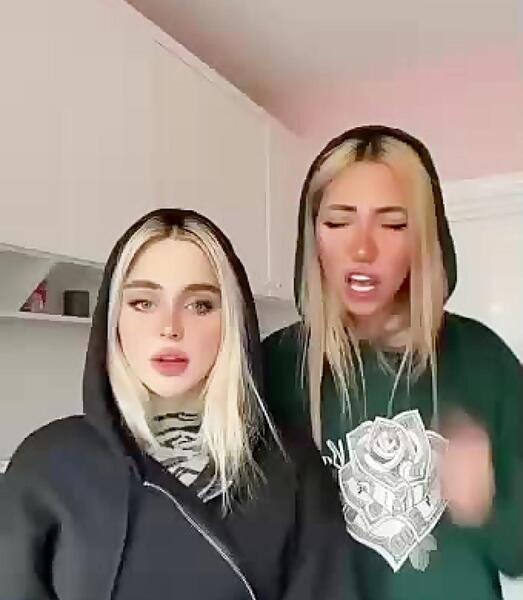عکس نیکا و متین در کیش