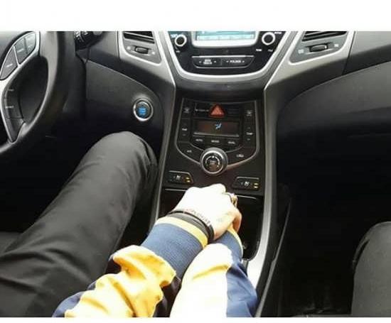 عکس دست دونفره توی ماشین