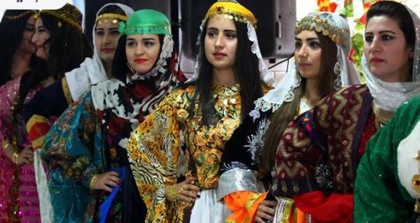عکس دختر خوشگل با لباس کردی