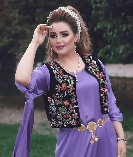 عکس دختر خوشگل با لباس کردی