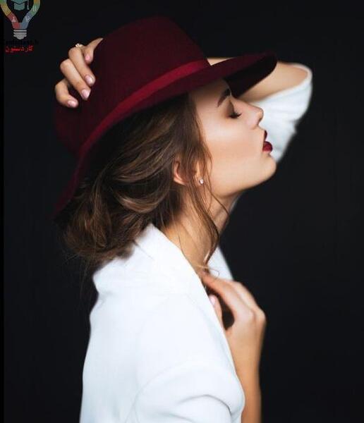 ژست عکس با کلاه لبه دار