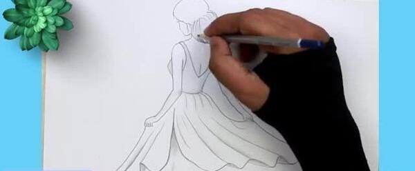 عکس نقاشی دخترانه تلویزیون