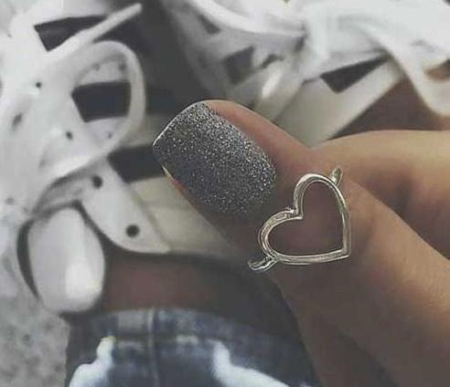 عکس پروفایل دخترونه اسپرت و لاکچری