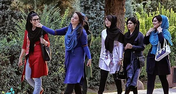 عکس کفش زنانه خنده دار