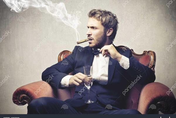 عکس رئیسی با شامپاین