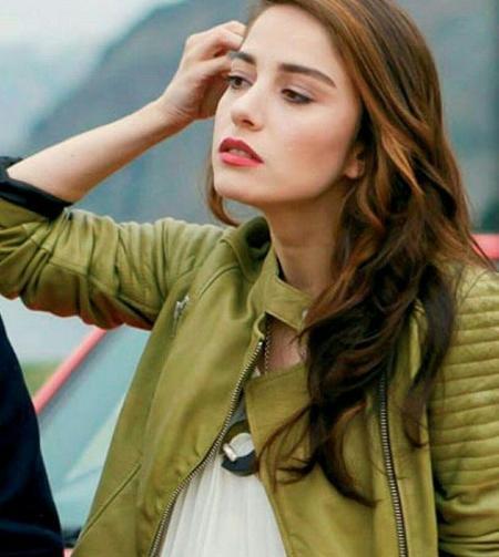 عکس های اوزگه گورل در سریال حریم سلطان