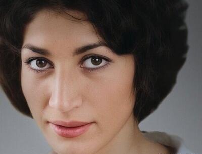 عکس با حجاب فروغ فرخزاد