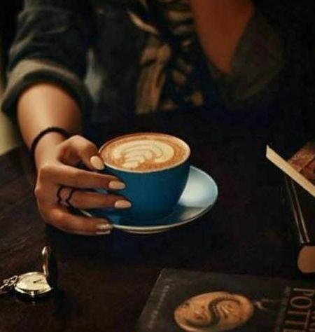 عکس کافه لاکچری برای پروفایل
