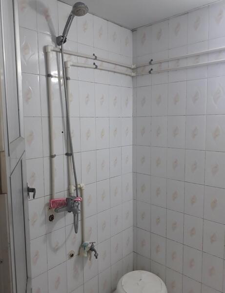 عکس زائر سرای رضوان مشهد