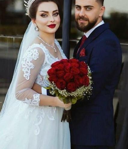 ژست عکس سرمجلسی عروس و داماد
